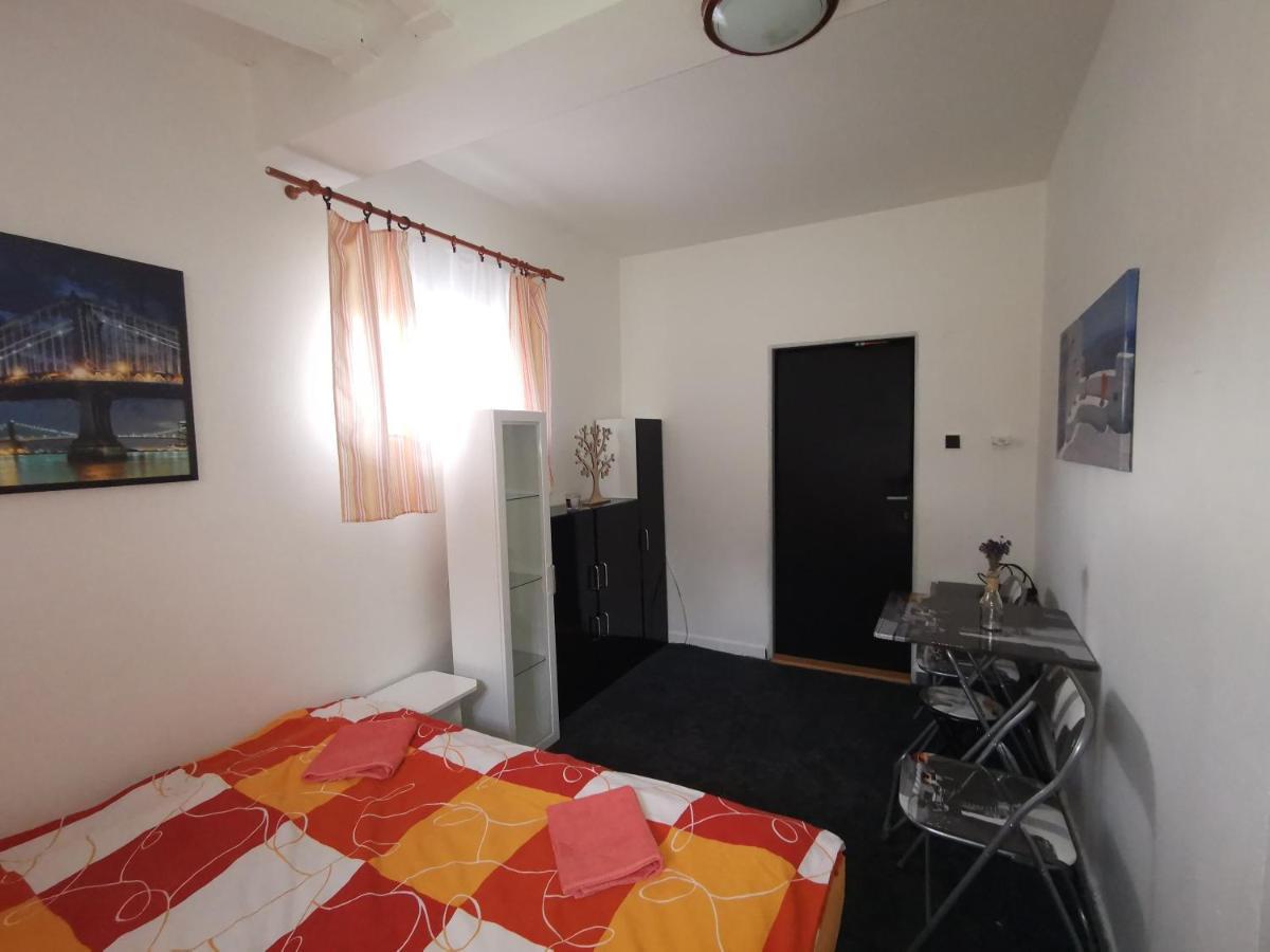 Penzion Tomy Na Plazi Hotel Frymburk Buitenkant foto