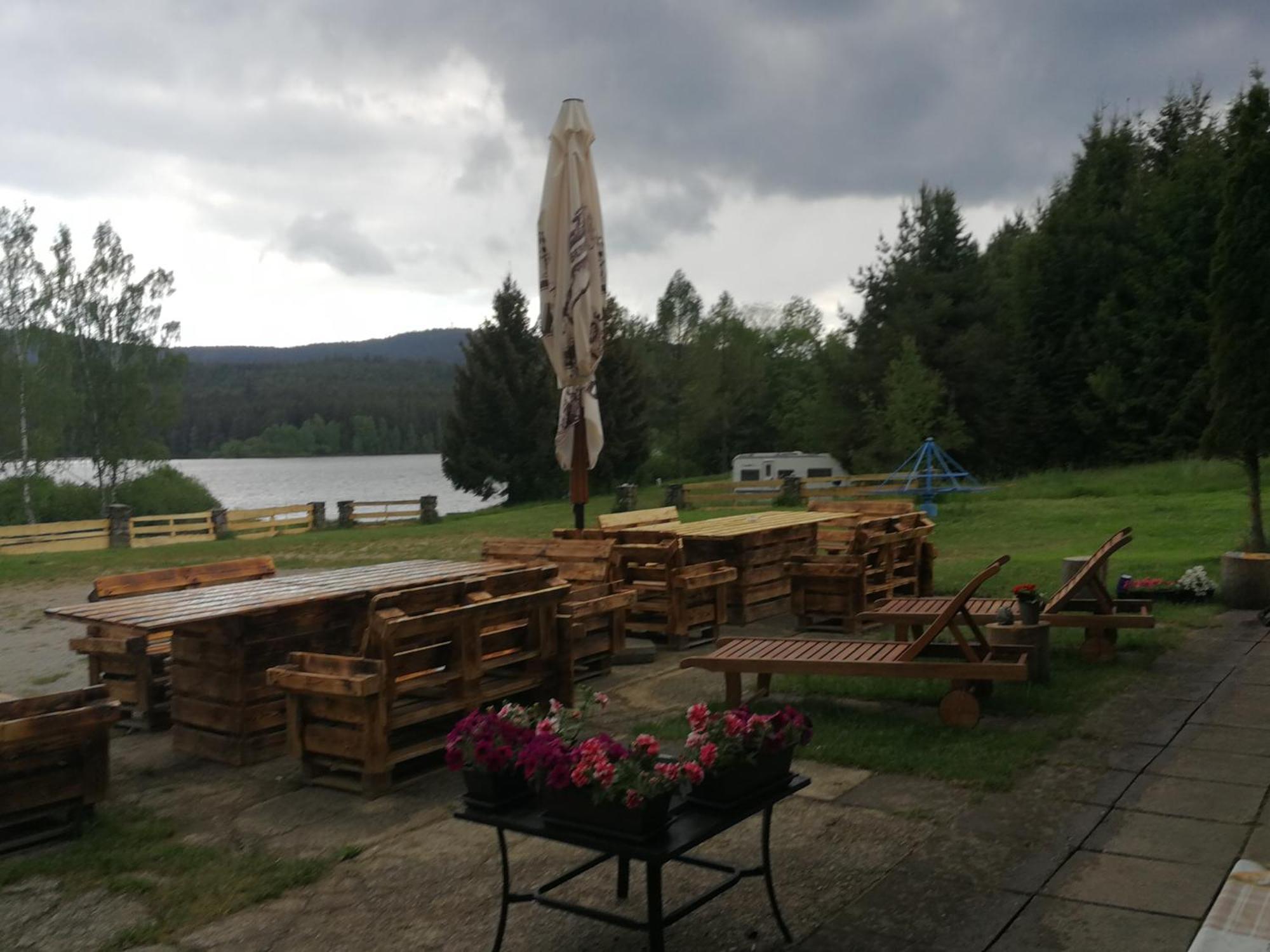 Penzion Tomy Na Plazi Hotel Frymburk Buitenkant foto