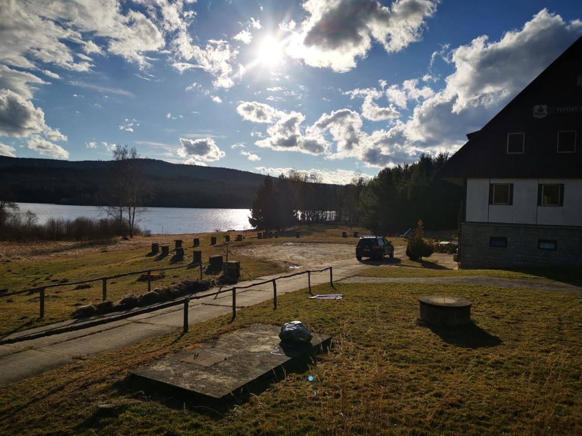 Penzion Tomy Na Plazi Hotel Frymburk Buitenkant foto