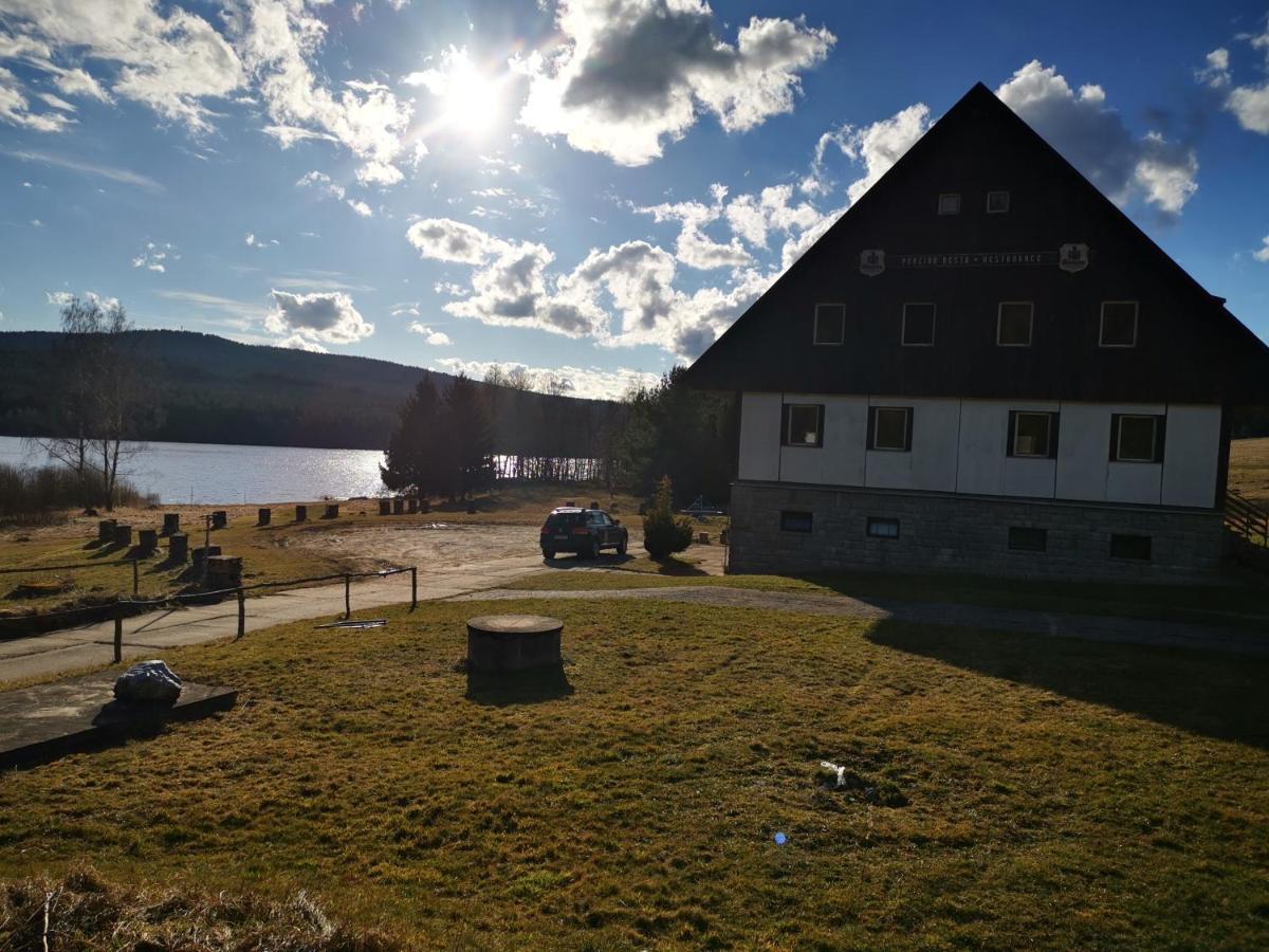 Penzion Tomy Na Plazi Hotel Frymburk Buitenkant foto